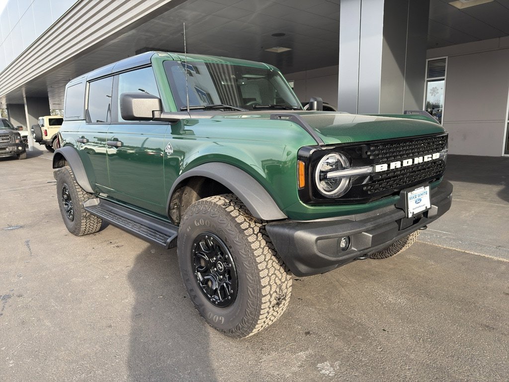 New 2025 Ford Bronco Outer Banks w/ Sasquatch Package