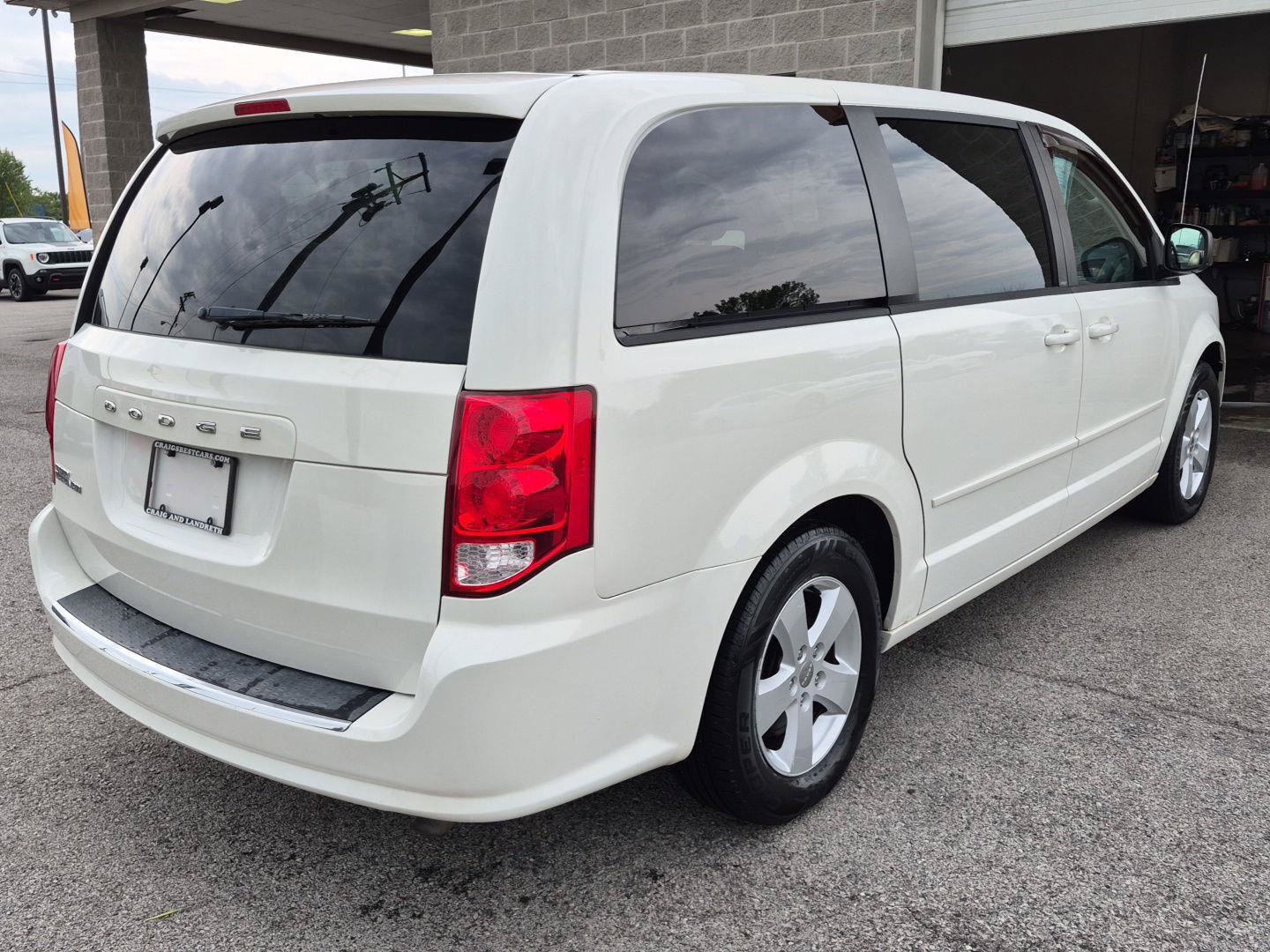 Used 2013 Dodge Grand Caravan SE FWD image 3