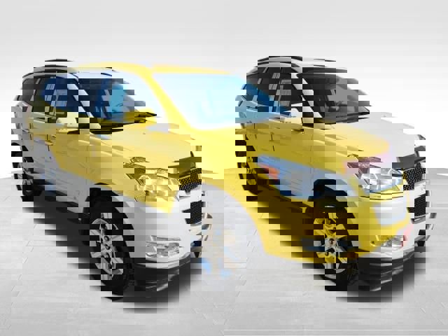 Used 2010 Chevrolet Traverse LT FWD image 7