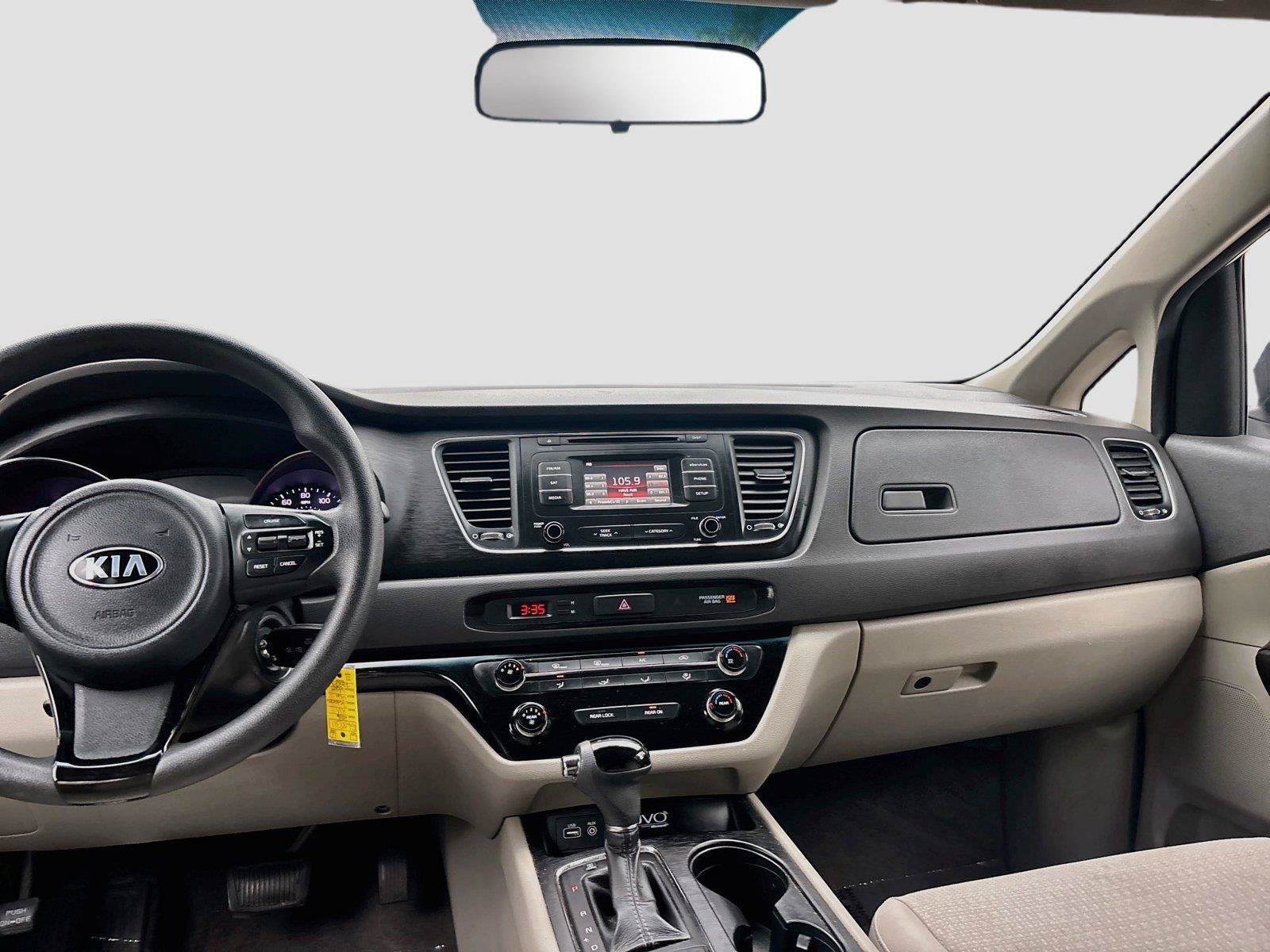 Used 2016 Kia Sedona LX w/ Option Group 020 FWD image 16