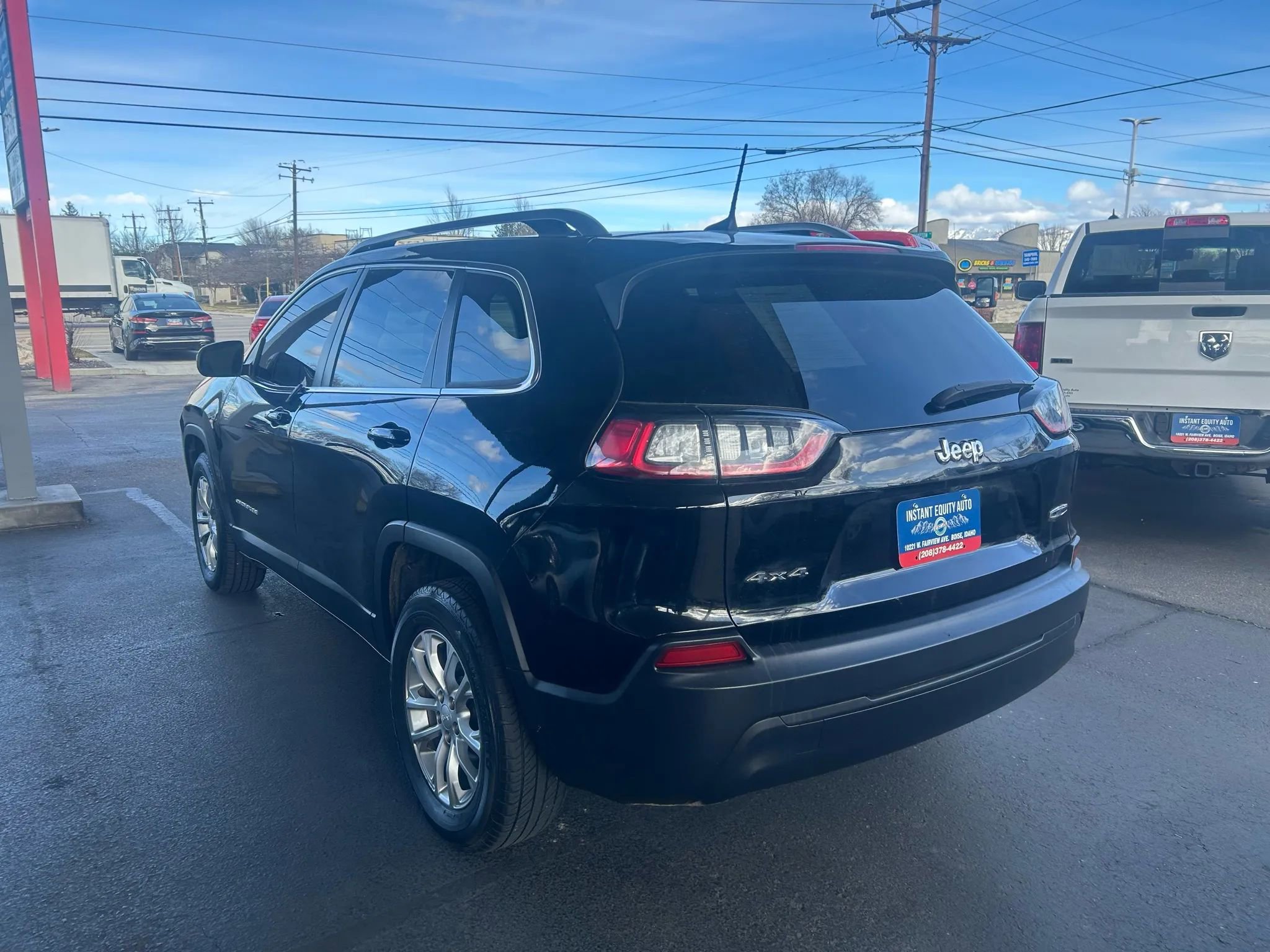 Used 2019 Jeep Cherokee Latitude w/ Popular Appearance Group image 10