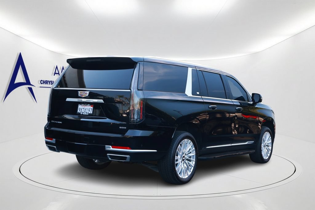 Used 2025 Cadillac Escalade ESV Premium Luxury AWD/4WD image 4