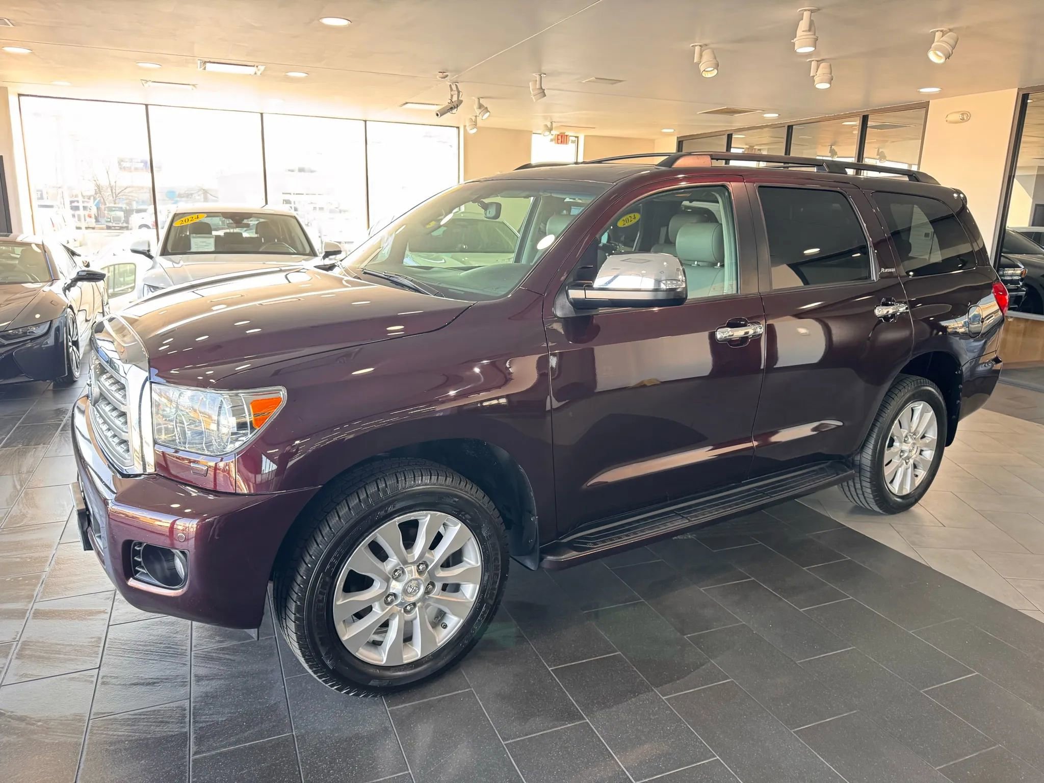 Used 2014 Toyota Sequoia Platinum image 2