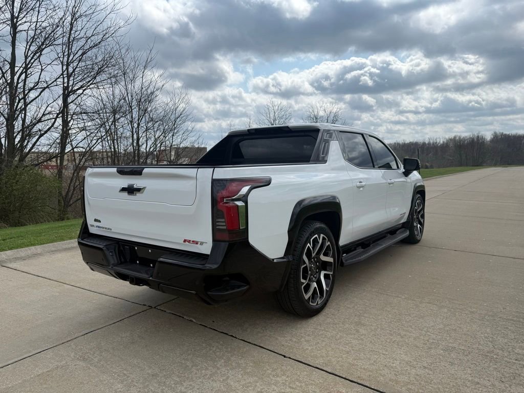 Used 2024 Chevrolet Silverado EV RST image 3
