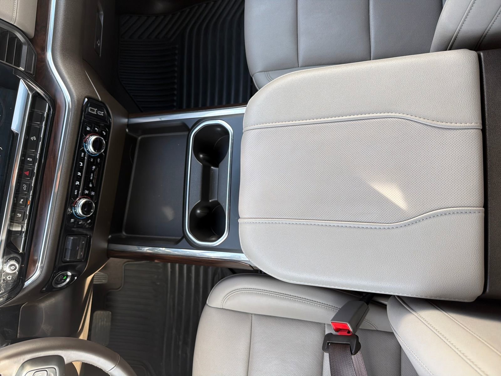 Used 2024 GMC Sierra 2500 SLT w/ SLT Premium Package image 28