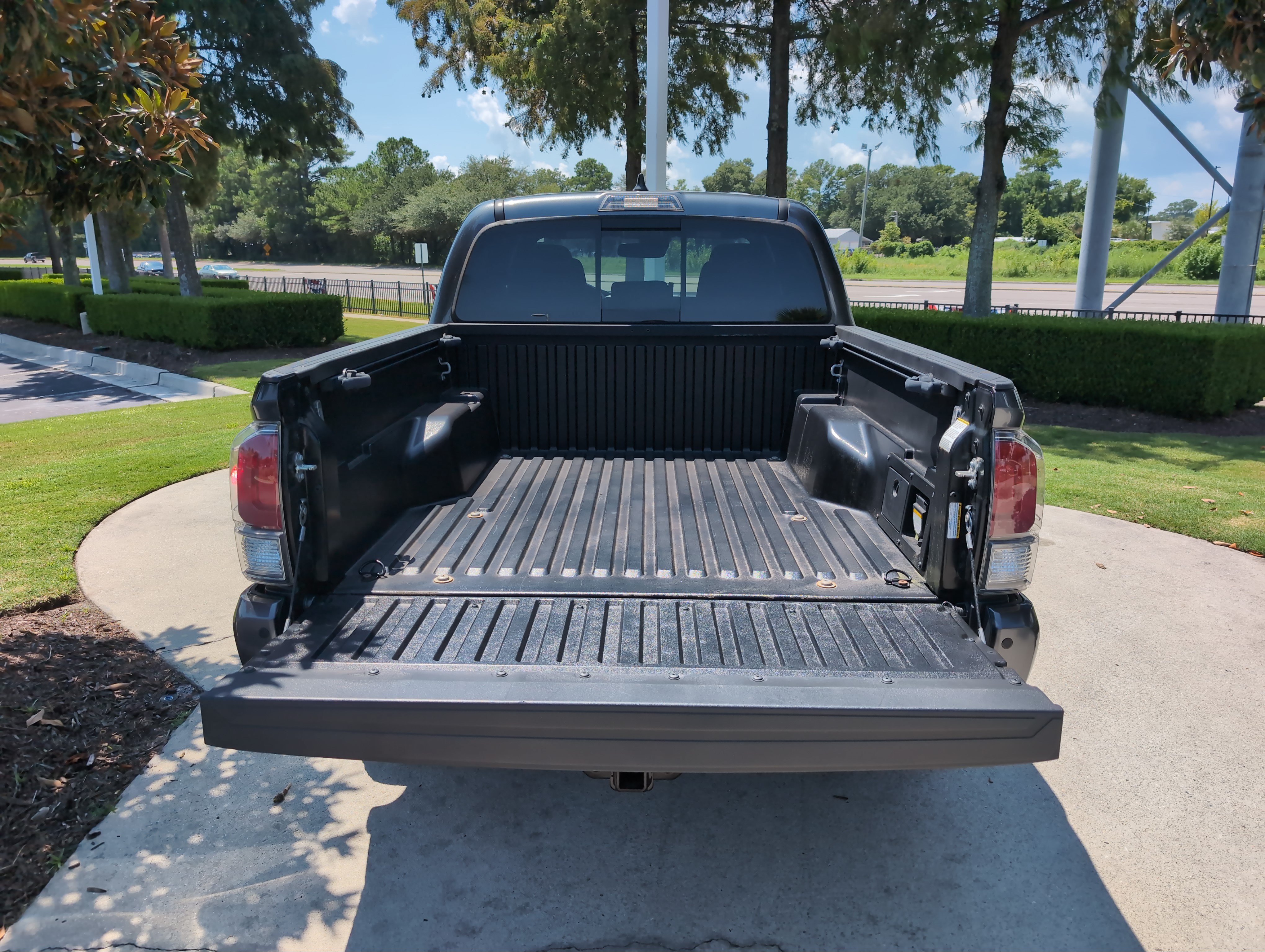 Certified 2023 Toyota Tacoma TRD Off-Road w/ Advanced Technology Package AWD/4WD image 28