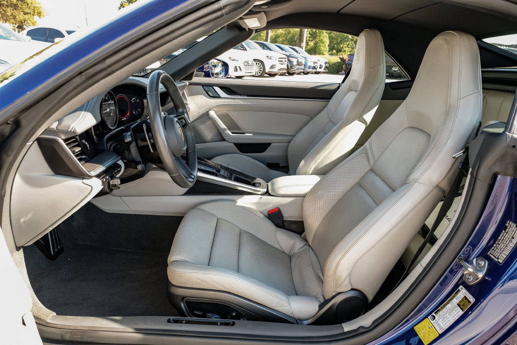 Used 2020 Porsche 911 Carrera S RWD image 32