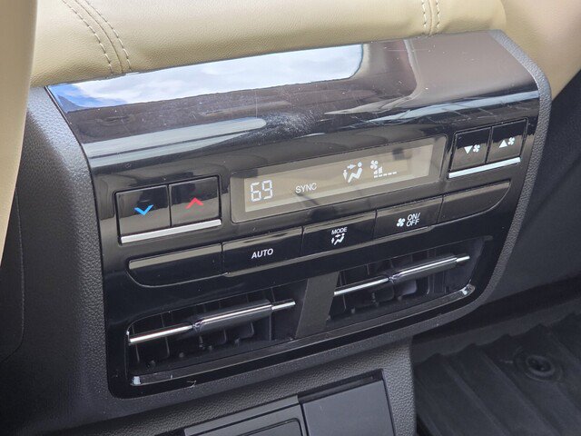 Used 2024 Acura MDX w/ Technology Package FWD image 12