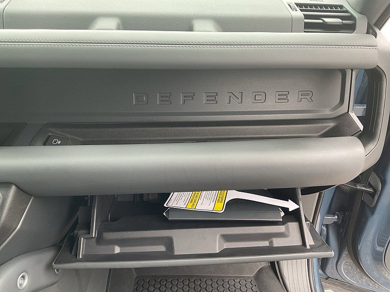 Used 2024 Land Rover Defender 110 X-Dynamic SE AWD/4WD image 15