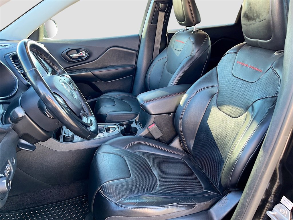 Used 2019 Jeep Cherokee Trailhawk image 21