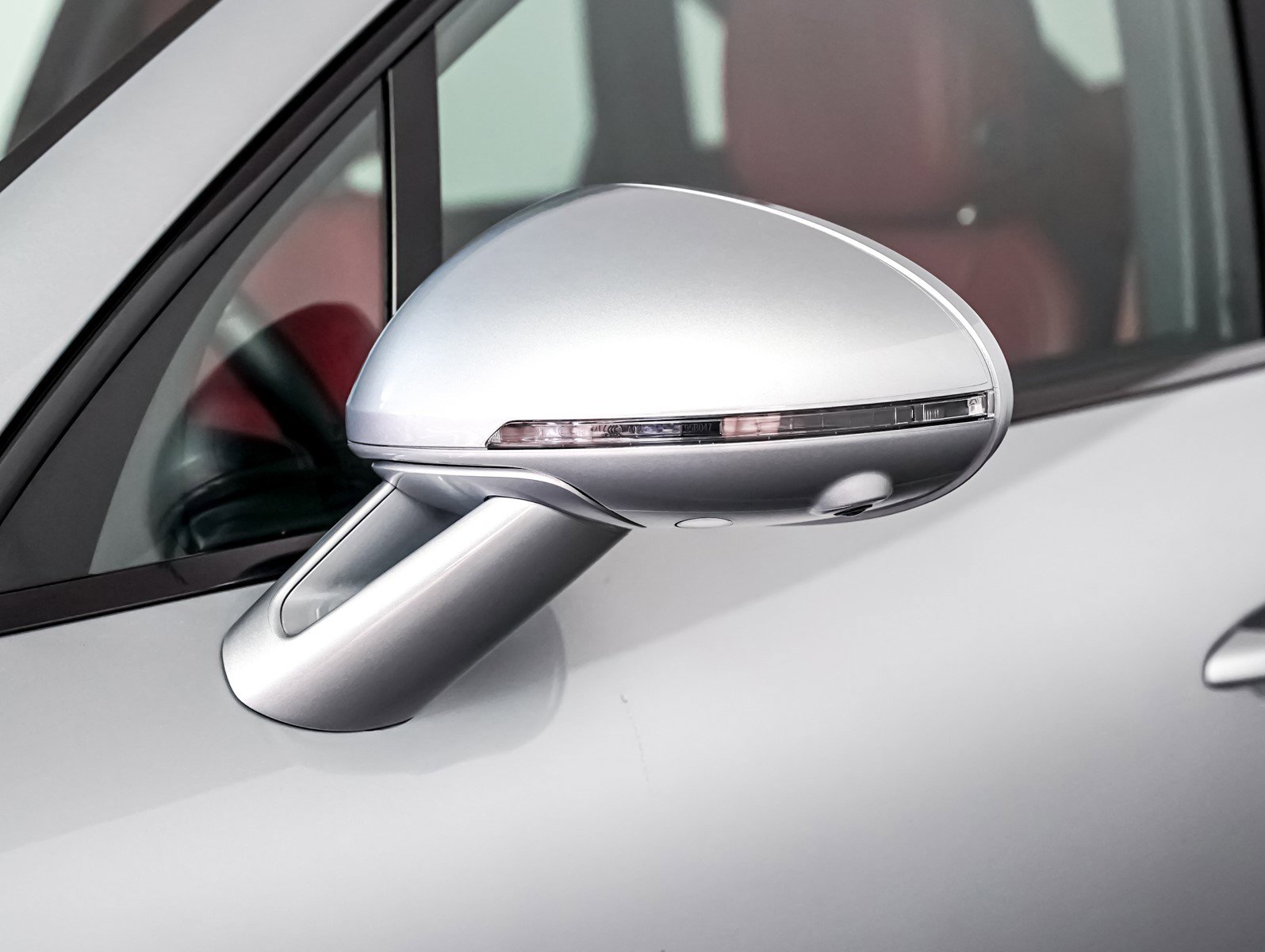 Certified 2025 Porsche Macan GTS image 29