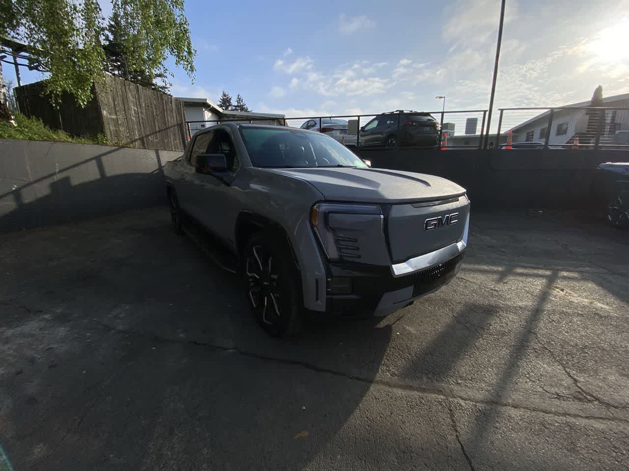 Used 2024 GMC Sierra EV Denali AWD/4WD image 8