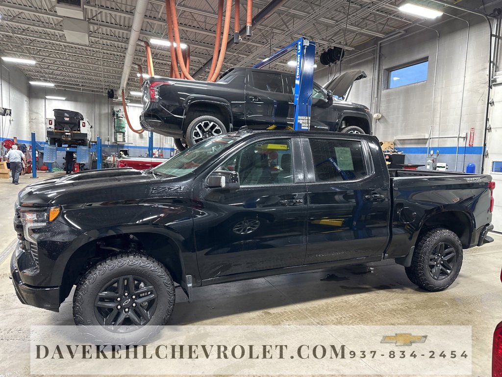 Used 2025 Chevrolet Silverado 1500 LT Trail Boss w/ LT Trail Boss Premium Package image 2