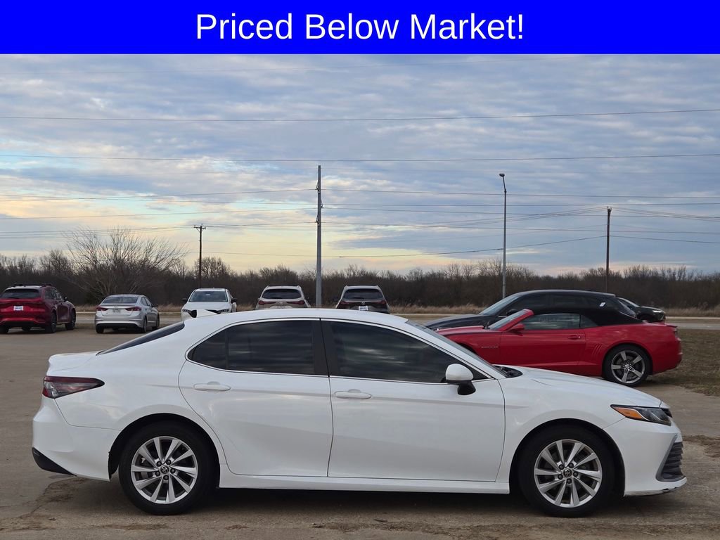 Used 2021 Toyota Camry LE w/ Carpet Mat Package (TMS) image 3