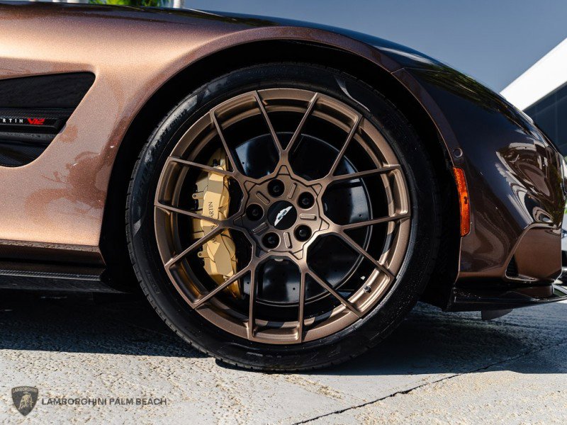 Used 2025 Aston Martin Vanquish image 47