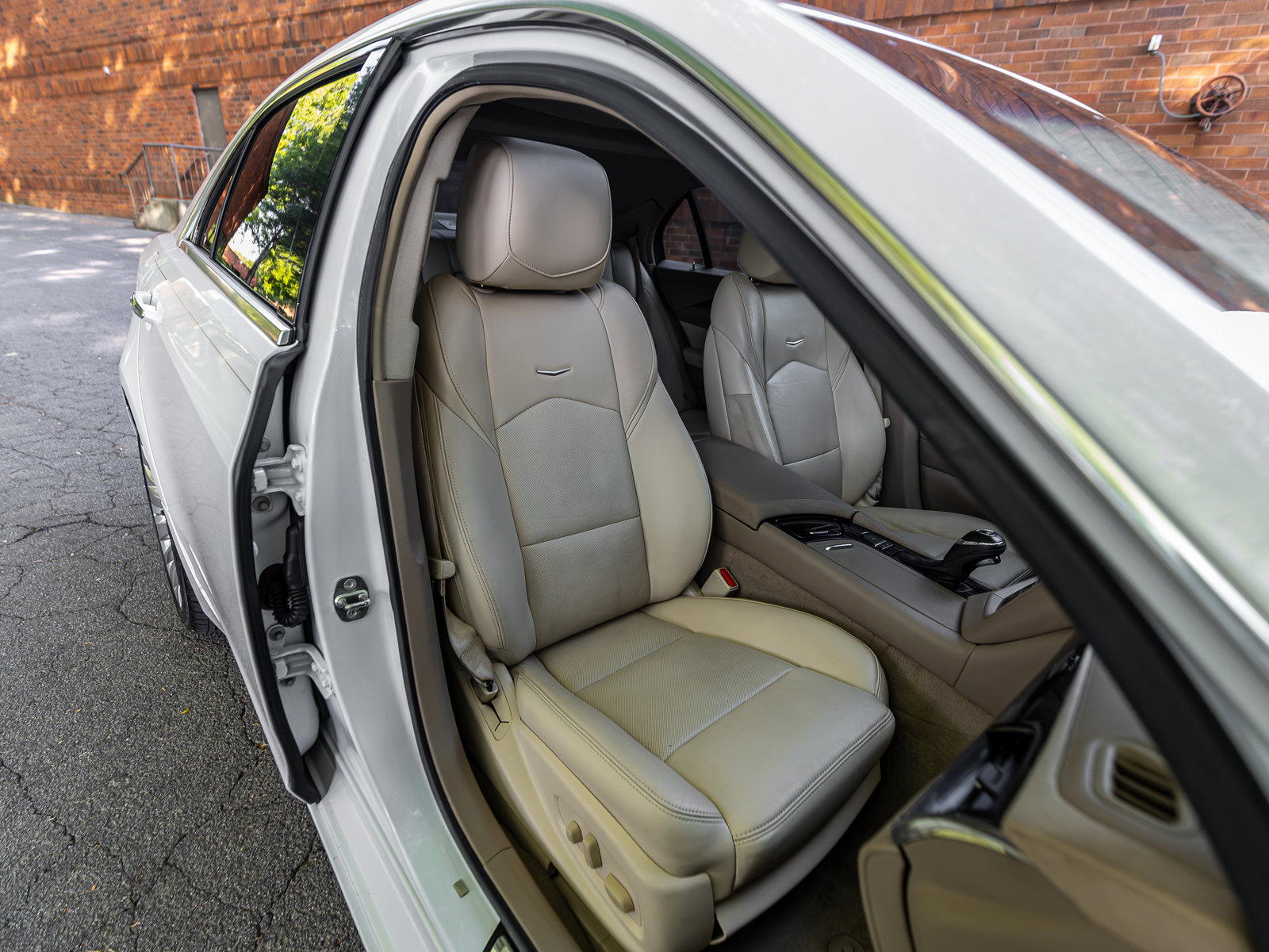 Used 2016 Cadillac CTS Luxury RWD image 12