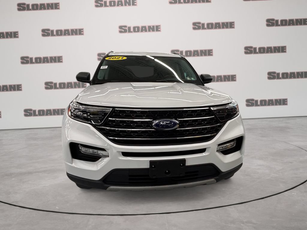 Used 2021 Ford Explorer XLT w/ Equipment Group 202A AWD/4WD image 8