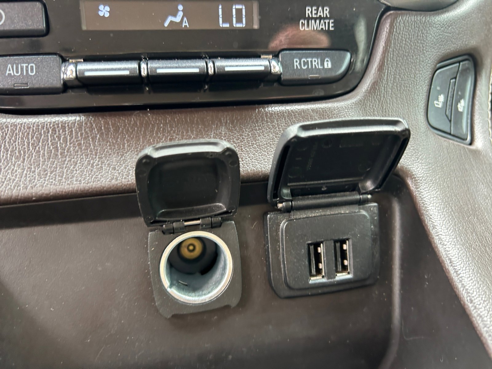 Used 2015 Chevrolet Tahoe LT w/ Luxury Package RWD image 10