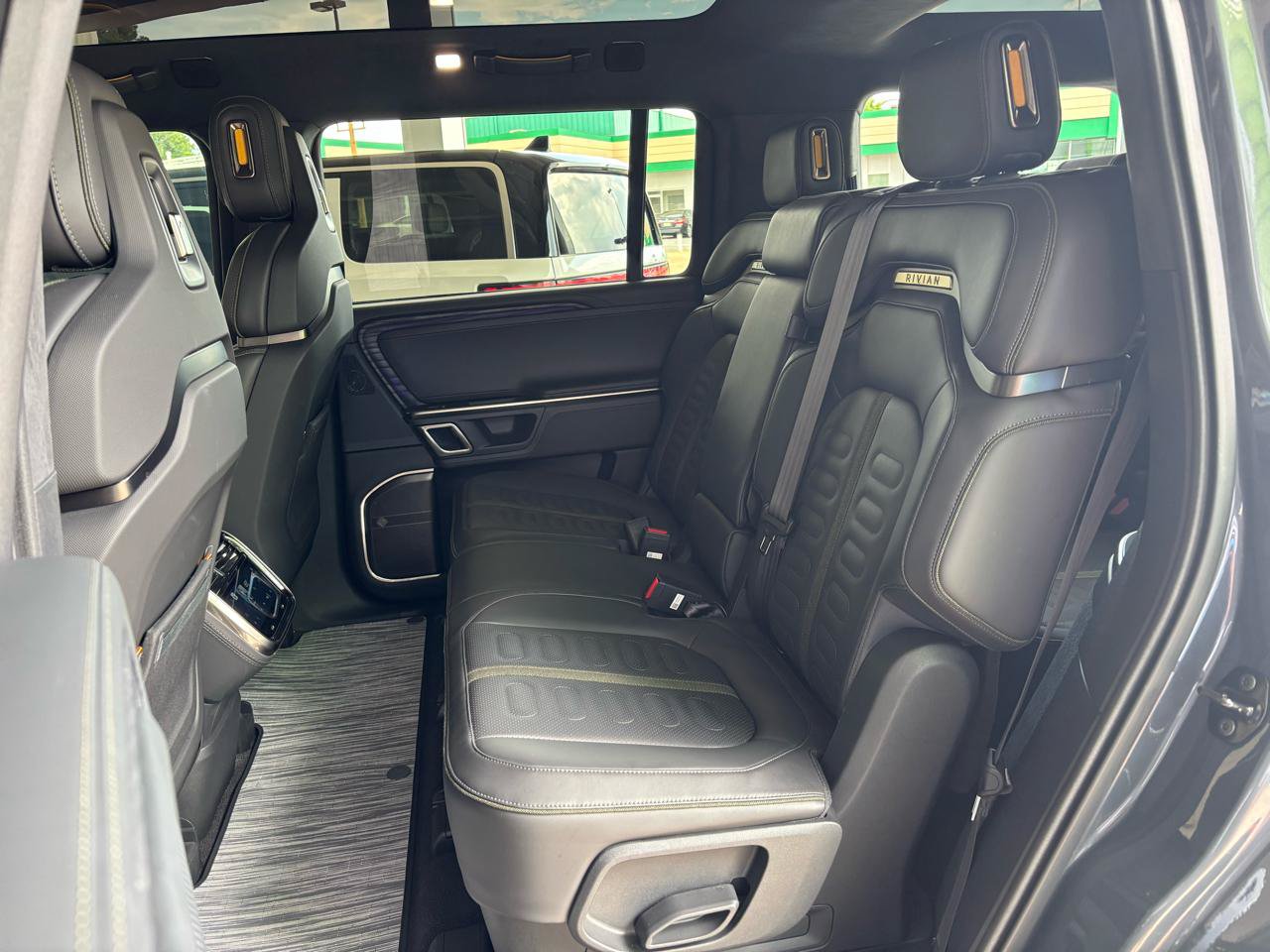 Used 2024 Rivian R1S Adventure AWD/4WD image 21