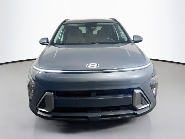 Used 2025 Hyundai Kona SEL FWD image 2