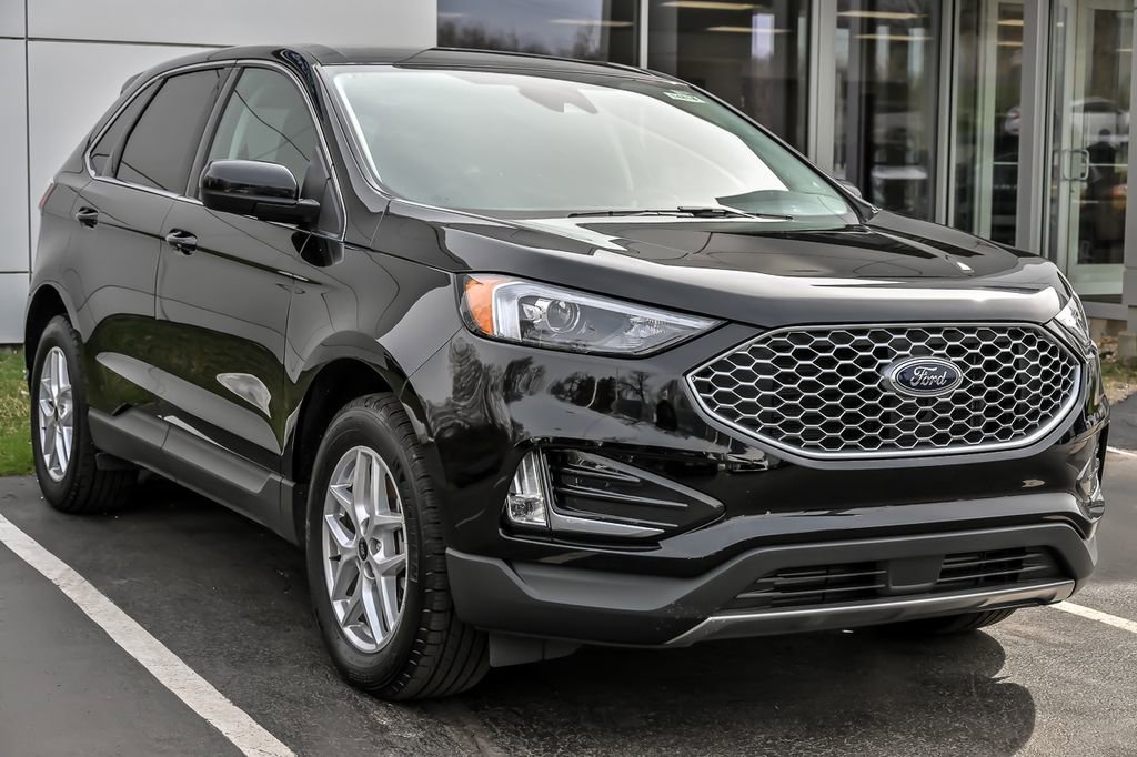 Certified 2024 Ford Edge SEL w/ Convenience Package AWD/4WD image 12