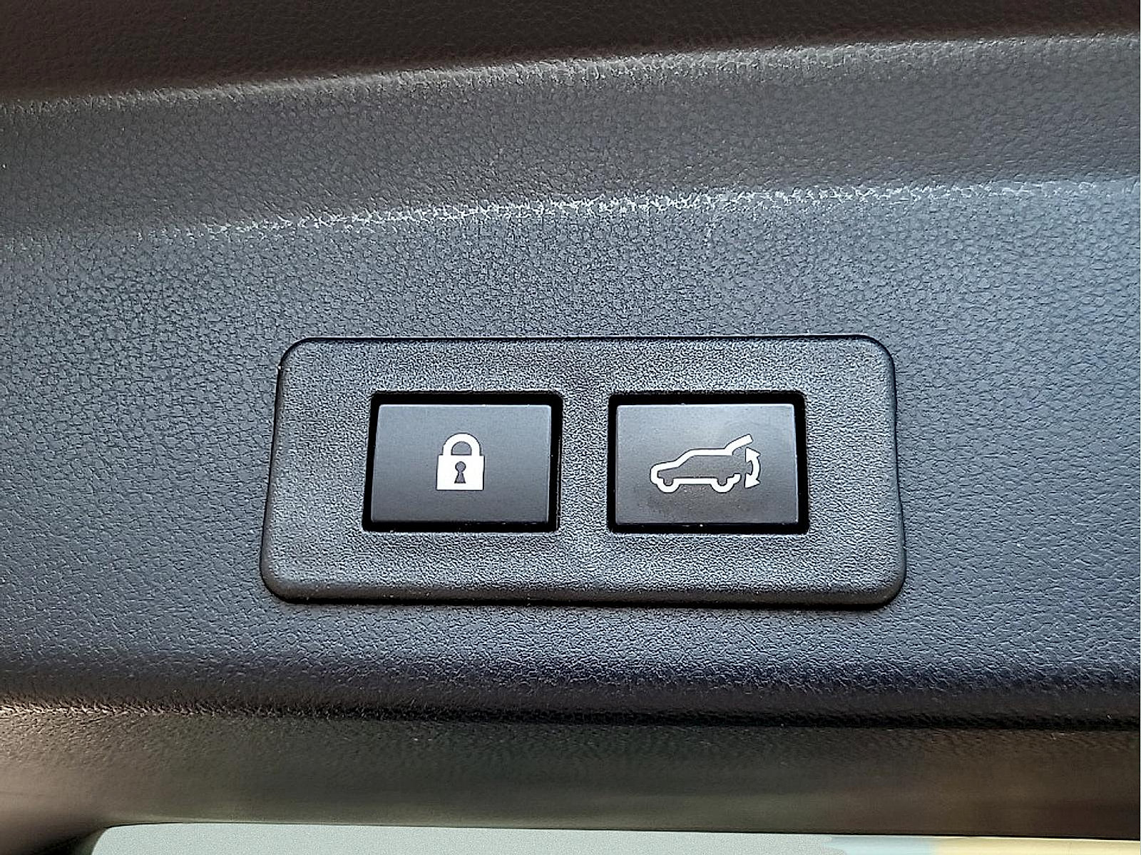Used 2024 Subaru Ascent Limited w/ Technology Package AWD/4WD image 32