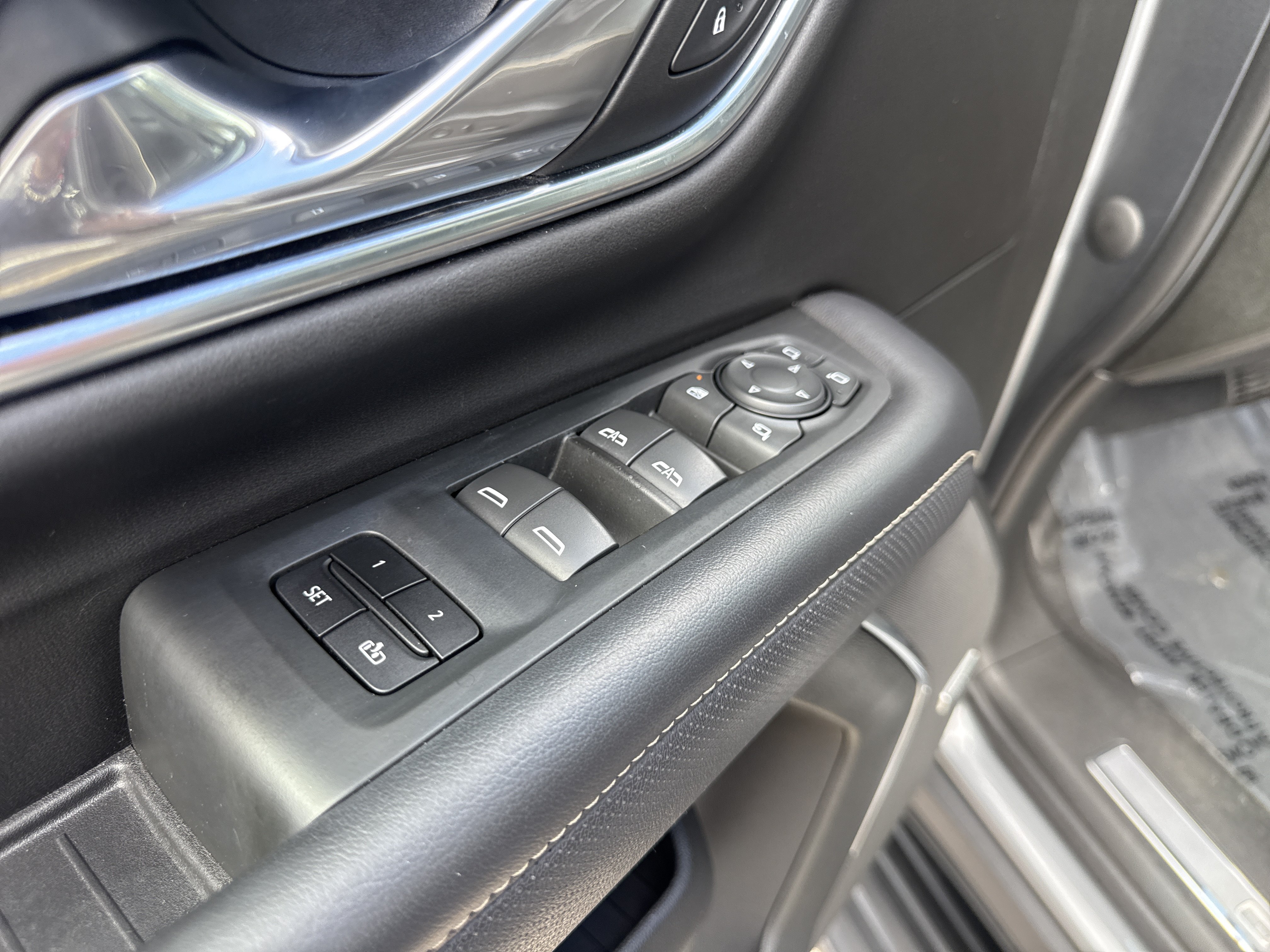 Used 2021 GMC Yukon SLT w/ SLT Premium Package RWD image 26