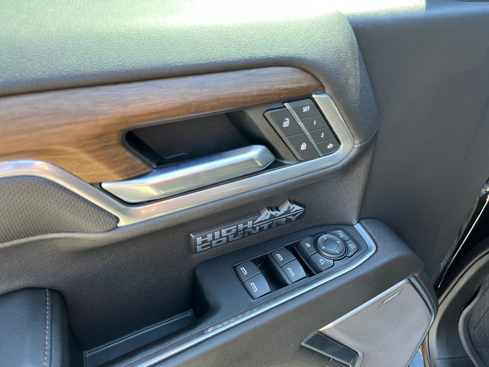 Used 2022 Chevrolet Silverado 1500 High Country w/ High Country Premium Package image 14