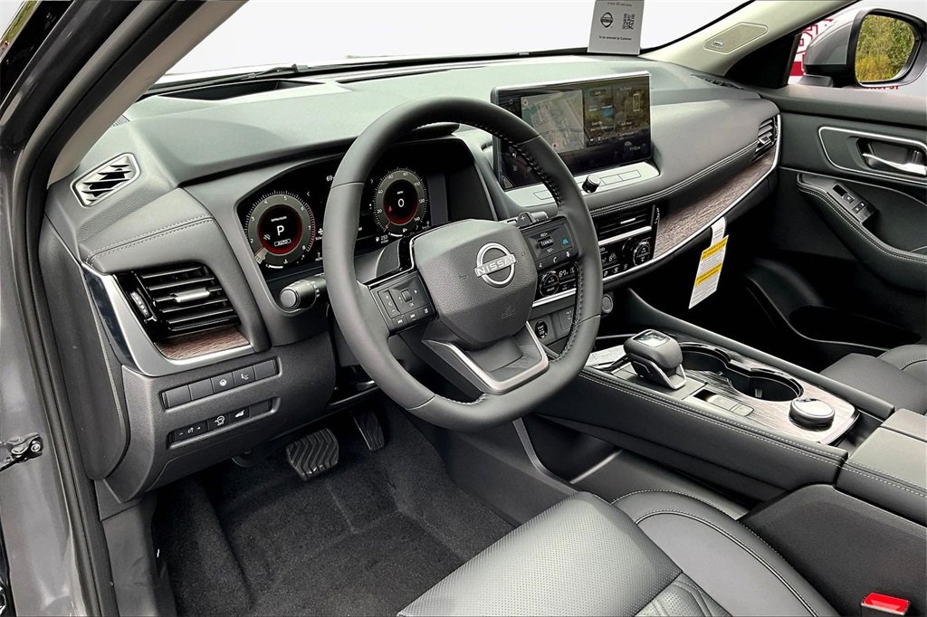New 2026 Nissan Rogue Platinum image 7