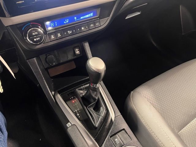 Used 2015 Toyota Corolla LE image 29