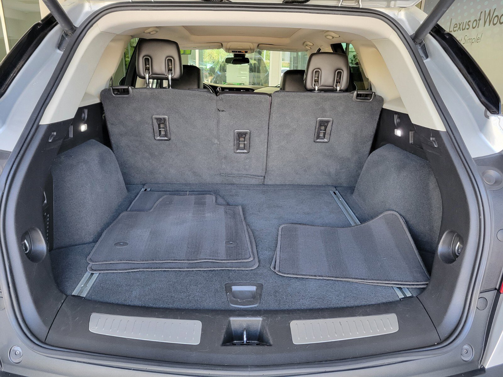 Used 2018 Cadillac XT5 Luxury w/ Driver Awareness Package image 14