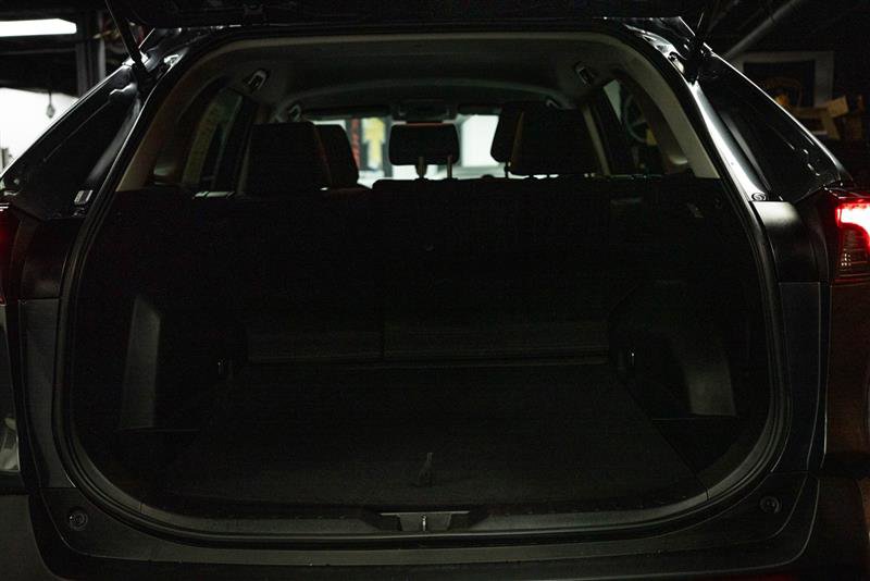 Used 2021 Toyota RAV4 LE image 7