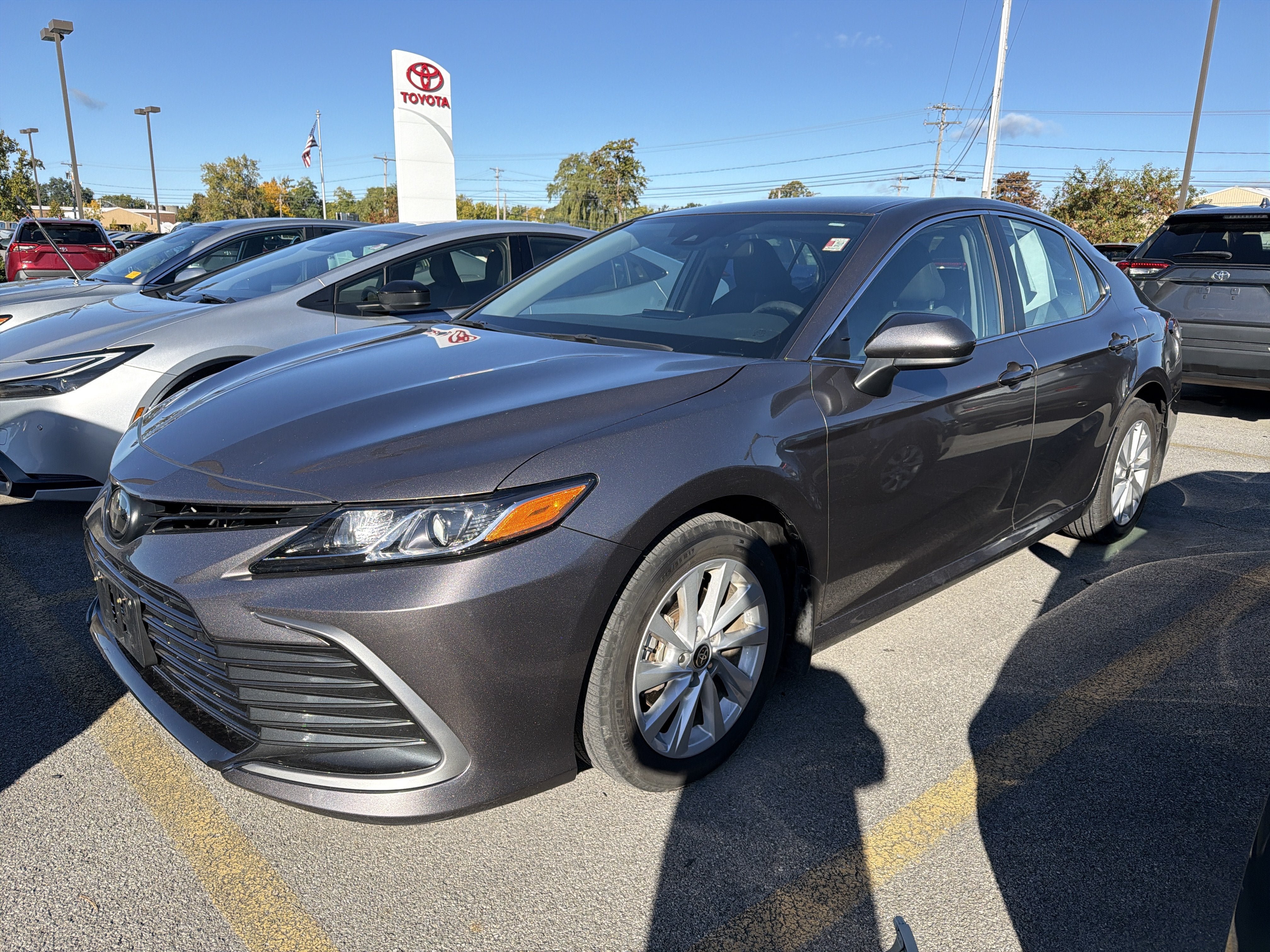 Used 2024 Toyota Camry LE AWD/4WD image 3