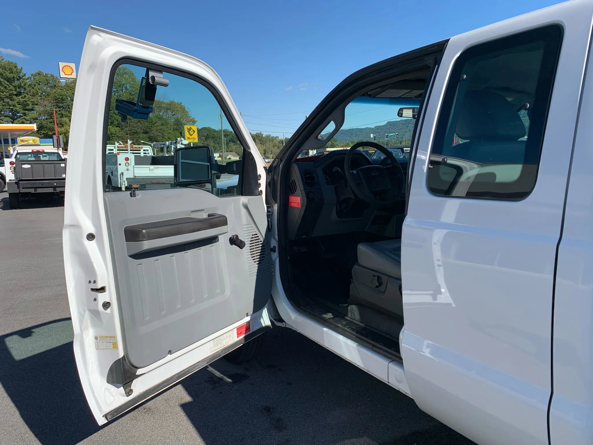 Used 2015 Ford F250 XL AWD/4WD image 7