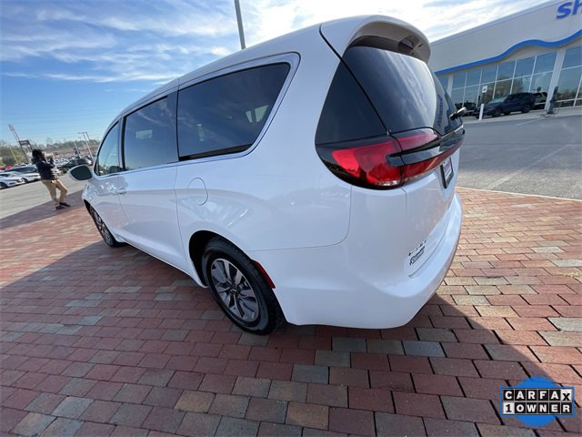 Used 2022 Chrysler Pacifica Touring-L image 34