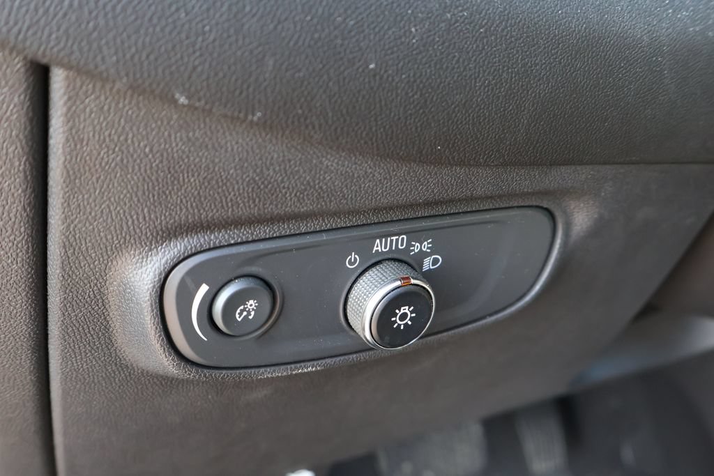Used 2024 Chevrolet Equinox LT FWD image 17