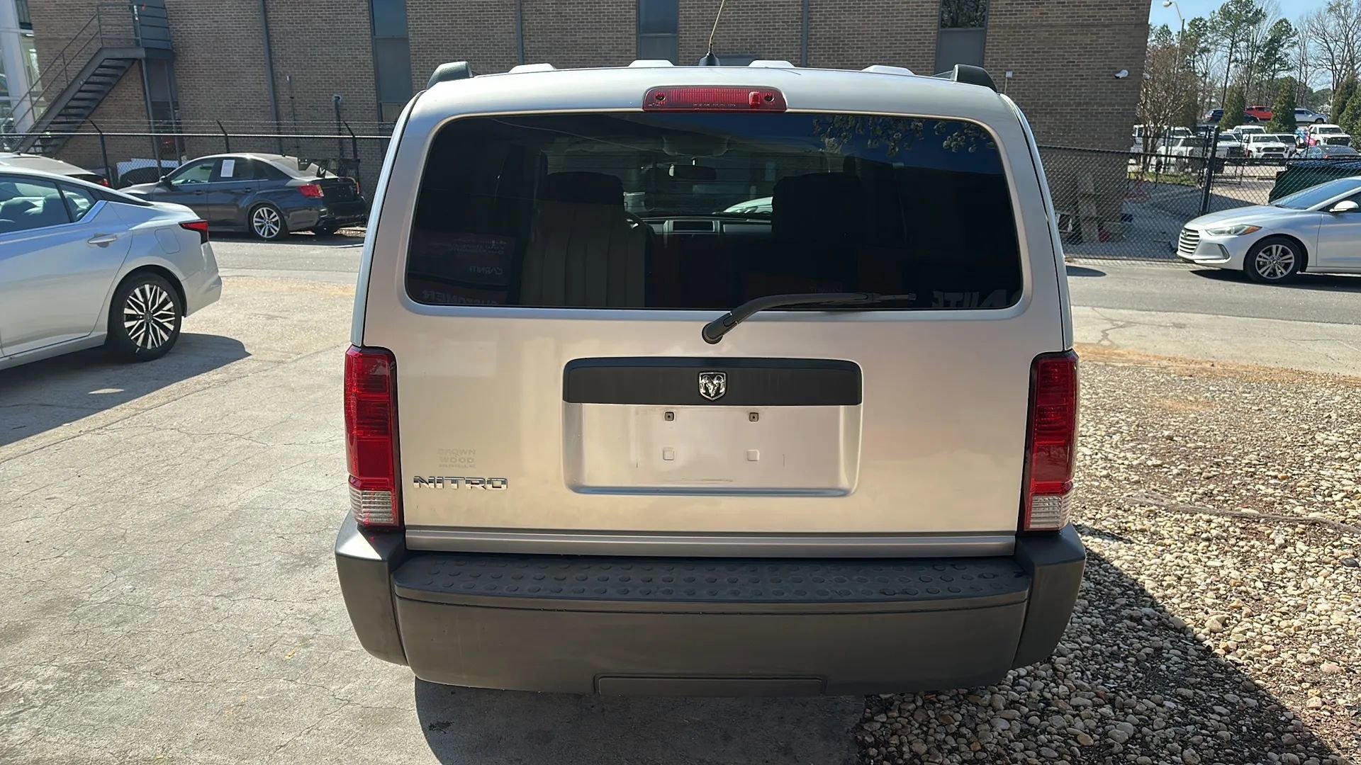 Used 2008 Dodge Nitro SXT image 4