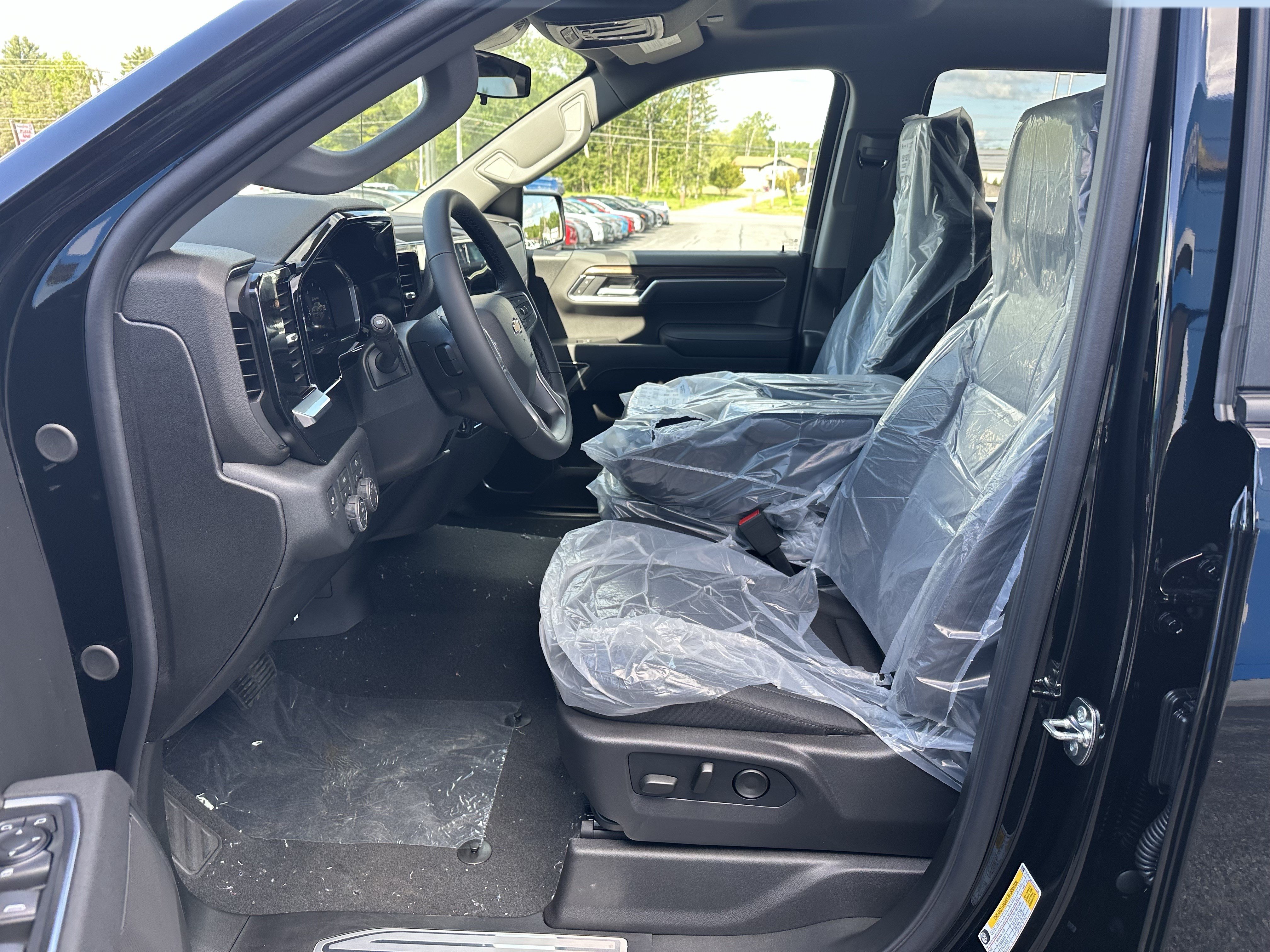 New 2026 Chevrolet Silverado 1500 LT AWD/4WD image 7