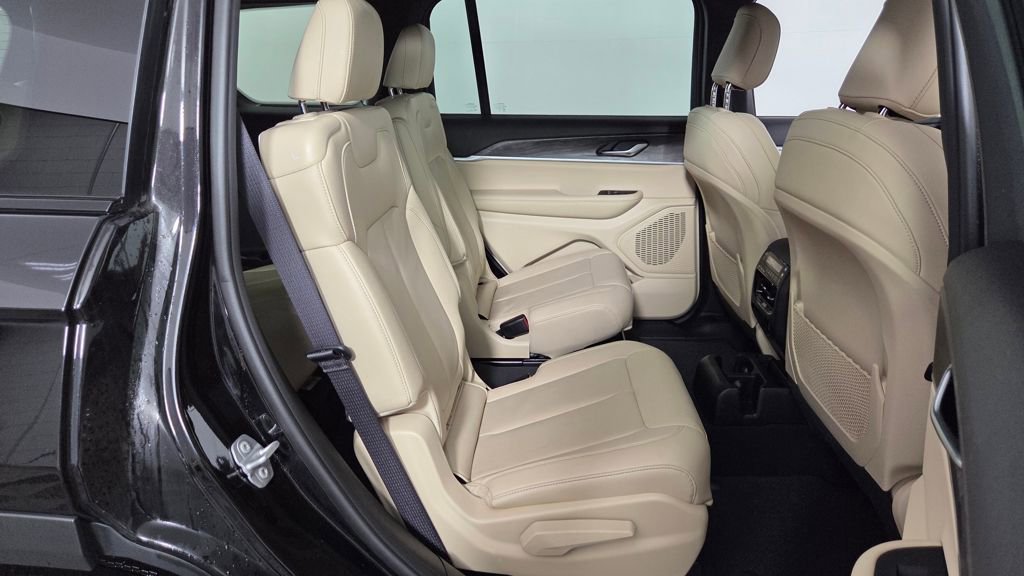 Used 2023 Jeep Grand Cherokee L Limited image 38