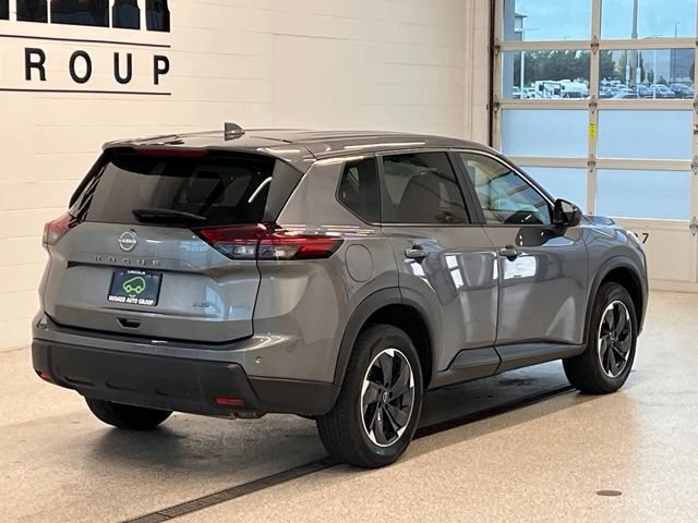 Used 2025 Nissan Rogue SV AWD/4WD image 5