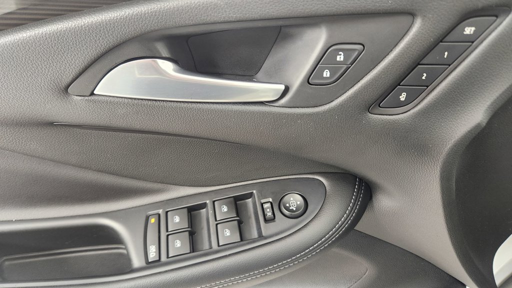 Used 2020 Buick Envision Premium w/ Driver Confidence Package AWD/4WD image 20