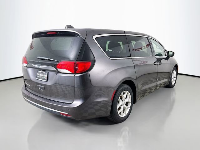 Used 2017 Chrysler Pacifica Touring Plus w/ Tire & Wheel Group image 7