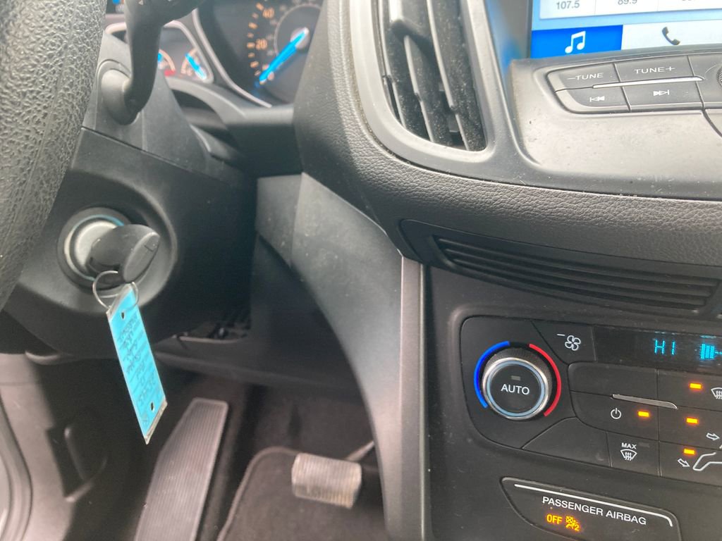 Used 2017 Ford Escape SE w/ Equipment Group 201A image 21