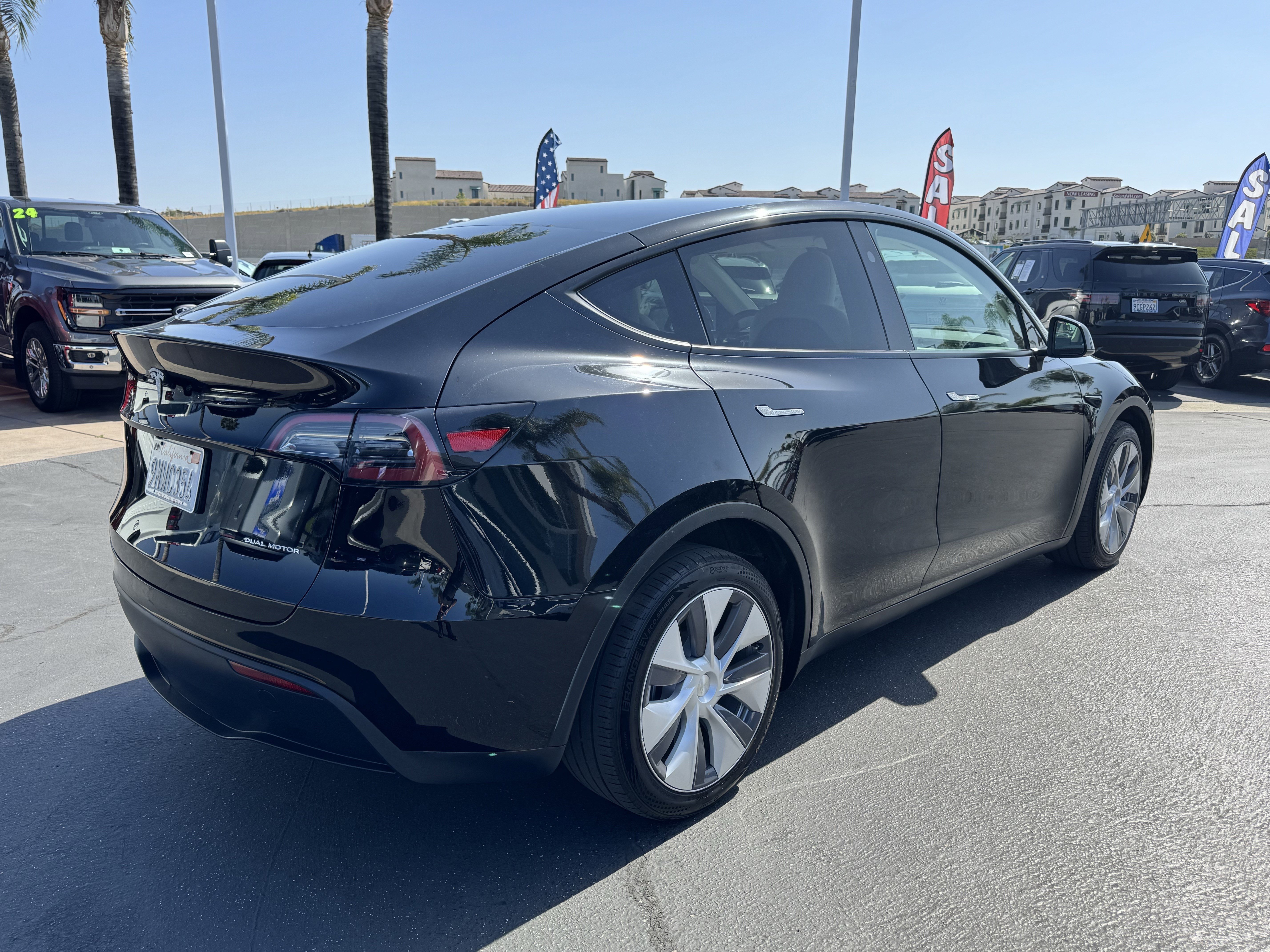 Used 2024 Tesla Model Y Long Range AWD/4WD image 11