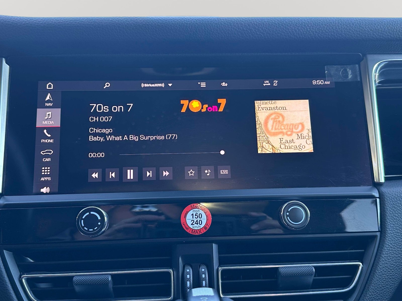 Used 2022 Porsche Macan S image 9