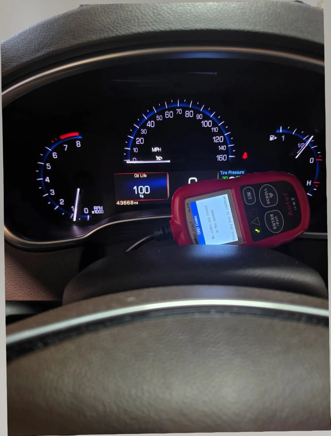 Used 2015 Cadillac SRX Luxury w/ Trailering Package AWD/4WD image 10