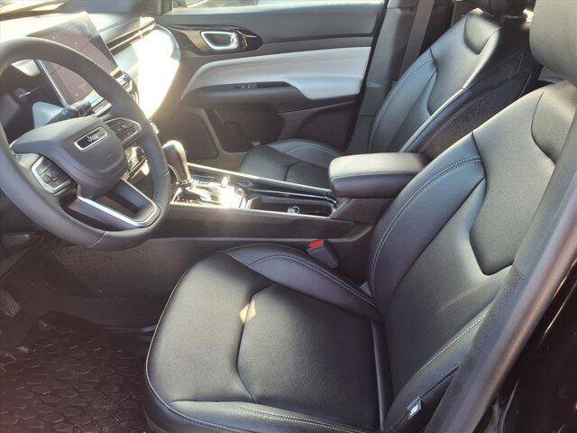 Used 2025 Jeep Compass Limited w/ Sun & Sound Group AWD/4WD image 10