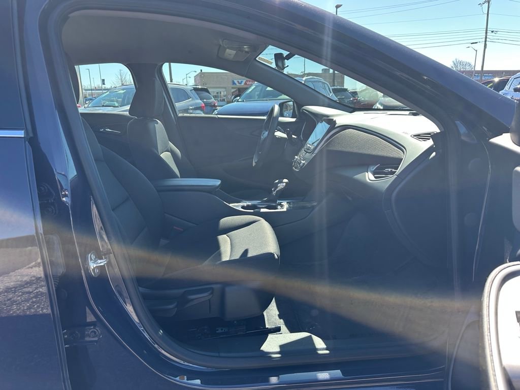 Used 2025 Chevrolet Malibu LT image 18