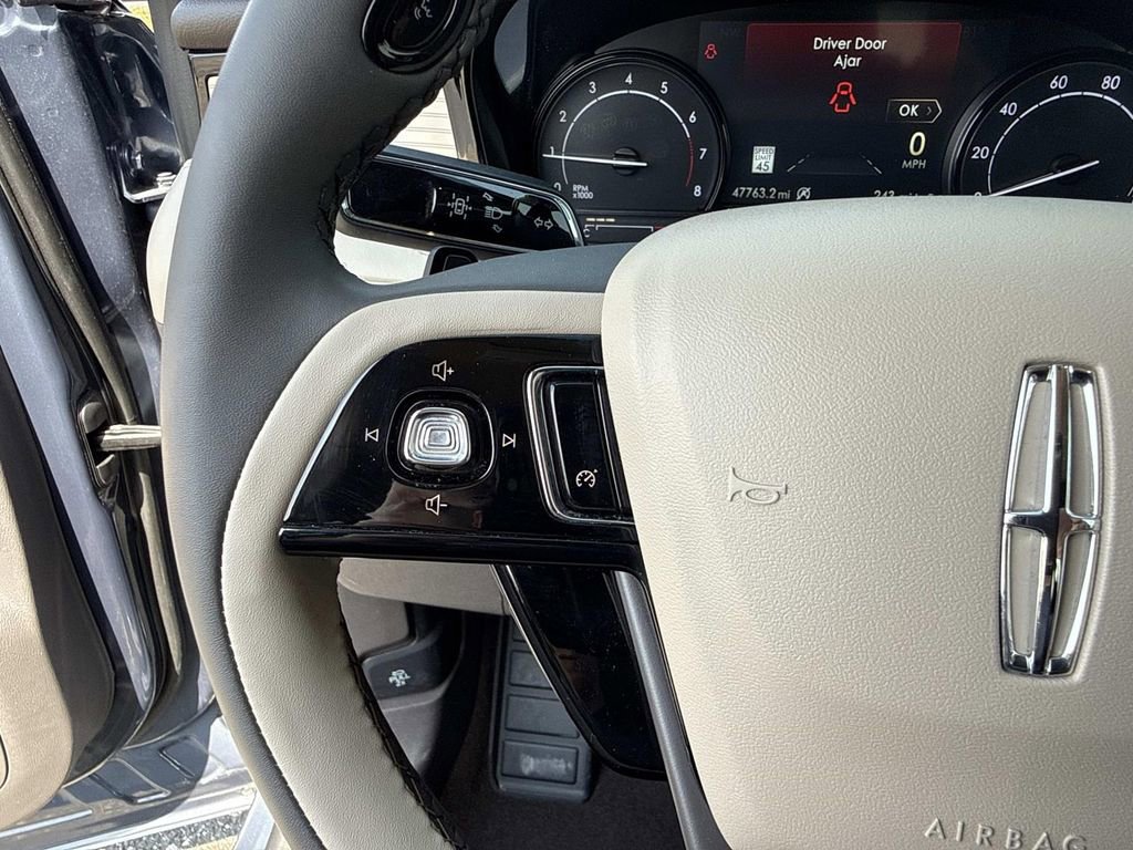 Certified 2022 Lincoln Corsair FWD w/ Equipment Group 101A image 30