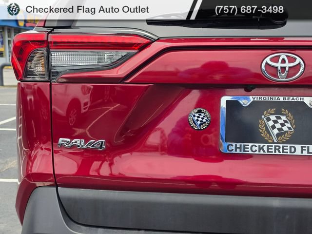 Used 2021 Toyota RAV4 LE AWD/4WD image 17